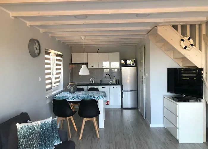 Nadmorski Zakatek Деревянный коттедж *